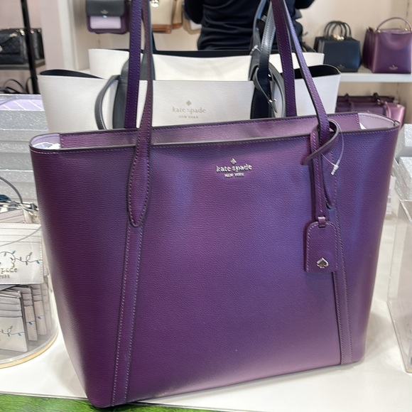 Kate Spade Cara Large Tote

COLOR:
Ripe Plum - Picture 7 of 16